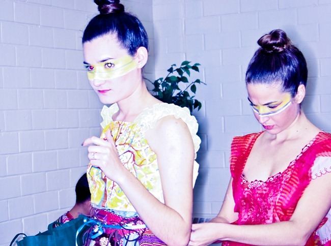 TROY'S PHOTO DIARY: RUNWAY EN LA CALLE, BACKSTAGE
