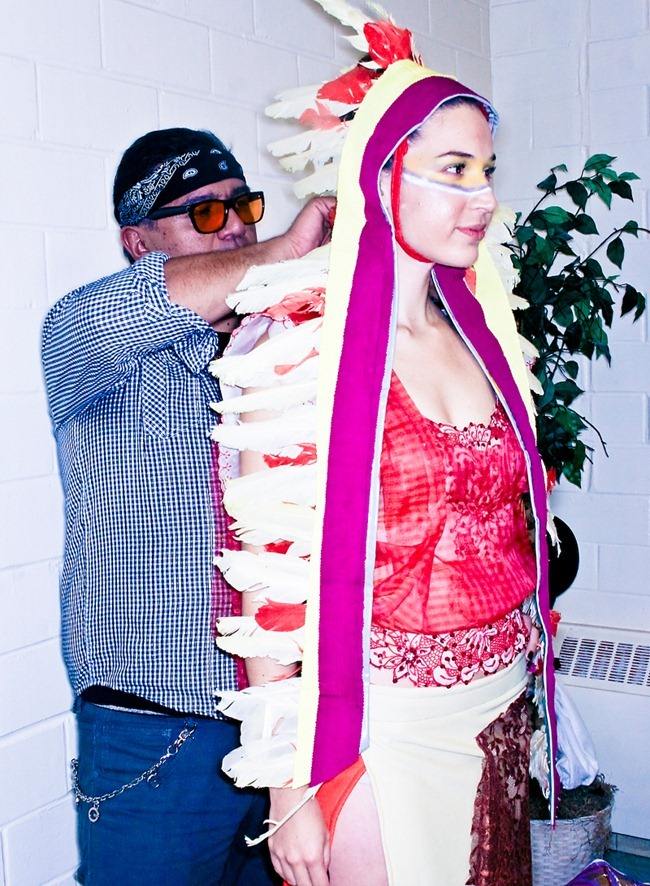 TROY'S PHOTO DIARY: RUNWAY EN LA CALLE, BACKSTAGE