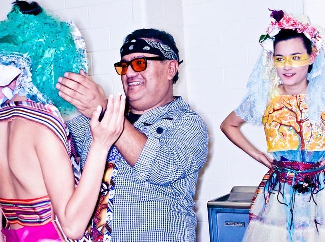 TROY'S PHOTO DIARY: RUNWAY EN LA CALLE, BACKSTAGE