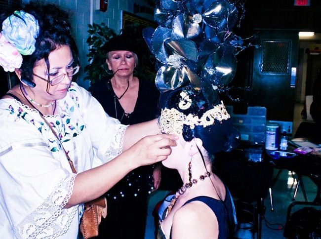 TROY'S PHOTO DIARY: RUNWAY EN LA CALLE, BACKSTAGE