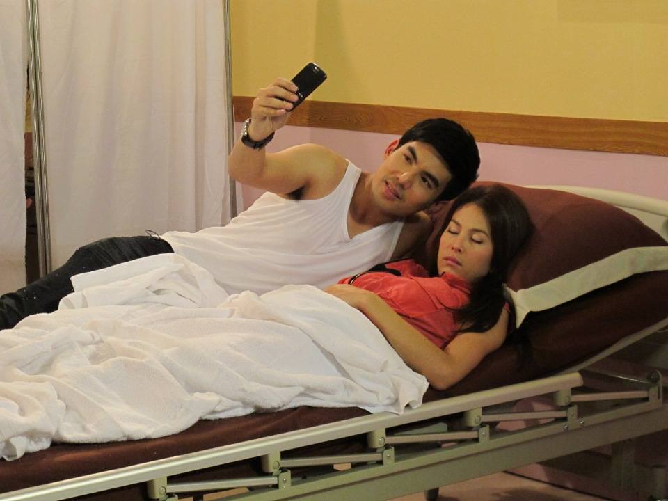เพลิงพยัคฆ์::ดาราชายไม้เลื้อยที่ต้องปิดความลับตนเอ