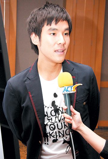 กฤษณ์ ศรีภูมิเศรษฐ :: ลิ้นน้ำมันพราย