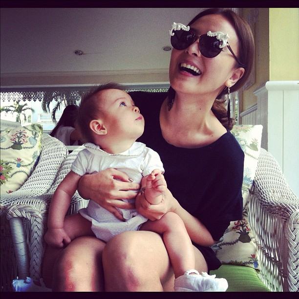 [Pics] น้องไลลา ลูกสาวพอลล่า .... กับป้าๆ เจนี่ นานา วุ้นเส้น ฯลฯ