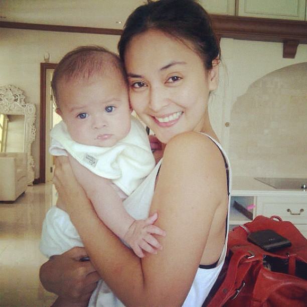 [Pics] น้องไลลา ลูกสาวพอลล่า .... กับป้าๆ เจนี่ นานา วุ้นเส้น ฯลฯ