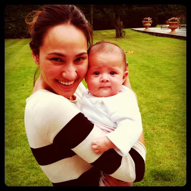 [Pics] น้องไลลา ลูกสาวพอลล่า .... กับป้าๆ เจนี่ นานา วุ้นเส้น ฯลฯ