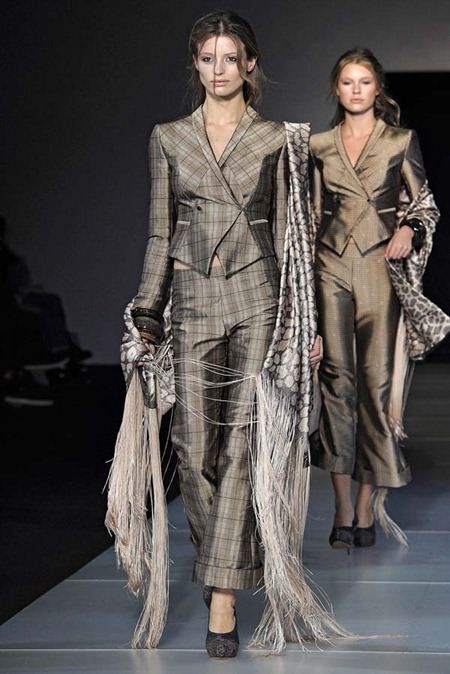 MILAN FASHION WEEK: GIORGIO ARMANI FALL 2011