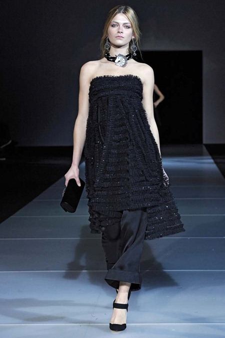 MILAN FASHION WEEK: GIORGIO ARMANI FALL 2011