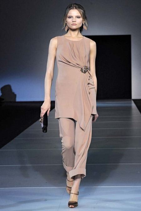 MILAN FASHION WEEK: GIORGIO ARMANI FALL 2011