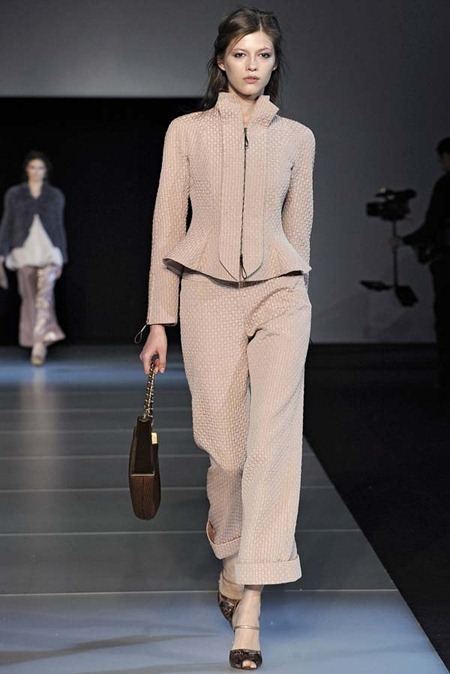 MILAN FASHION WEEK: GIORGIO ARMANI FALL 2011