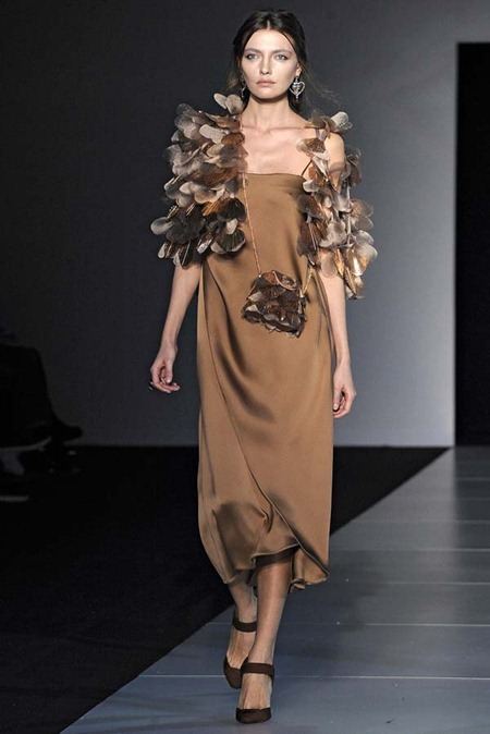 MILAN FASHION WEEK: GIORGIO ARMANI FALL 2011