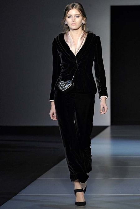 MILAN FASHION WEEK: GIORGIO ARMANI FALL 2011