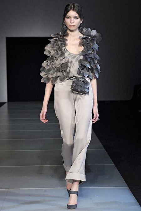MILAN FASHION WEEK: GIORGIO ARMANI FALL 2011