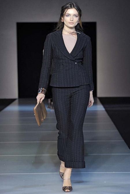 MILAN FASHION WEEK: GIORGIO ARMANI FALL 2011