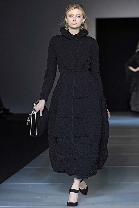 MILAN FASHION WEEK: GIORGIO ARMANI FALL 2011