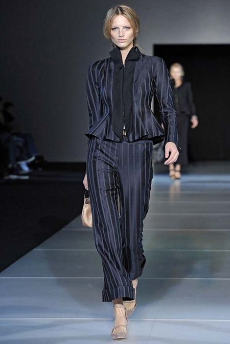 MILAN FASHION WEEK: GIORGIO ARMANI FALL 2011