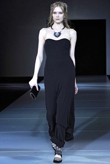 MILAN FASHION WEEK: GIORGIO ARMANI FALL 2011