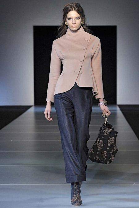 MILAN FASHION WEEK: GIORGIO ARMANI FALL 2011