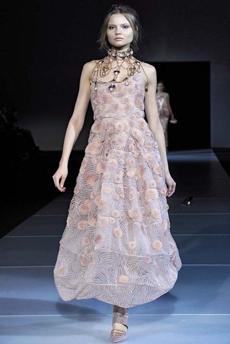 MILAN FASHION WEEK: GIORGIO ARMANI FALL 2011