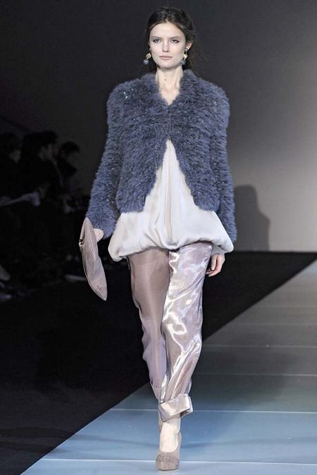 MILAN FASHION WEEK: GIORGIO ARMANI FALL 2011
