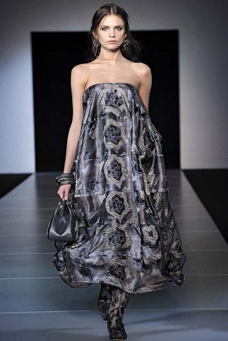 MILAN FASHION WEEK: GIORGIO ARMANI FALL 2011
