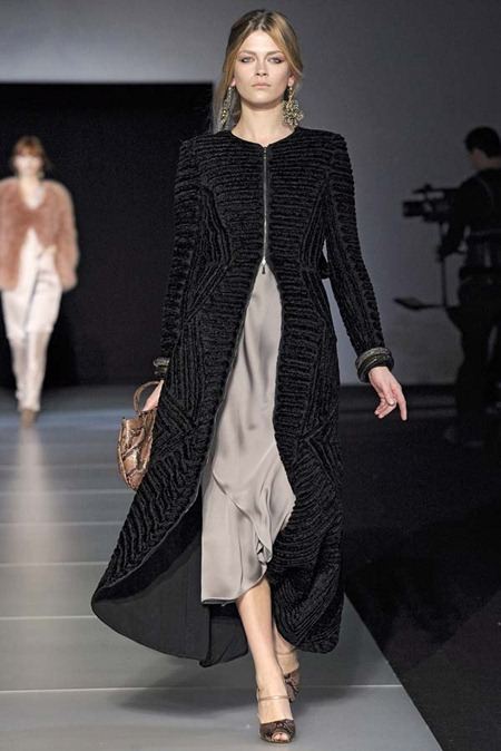 MILAN FASHION WEEK: GIORGIO ARMANI FALL 2011