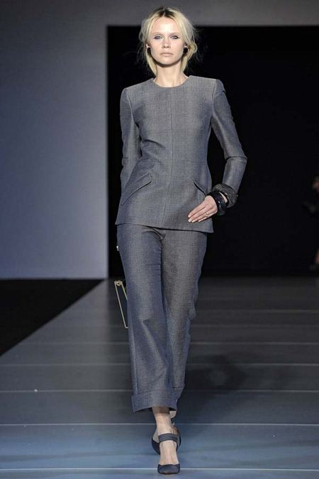 MILAN FASHION WEEK: GIORGIO ARMANI FALL 2011
