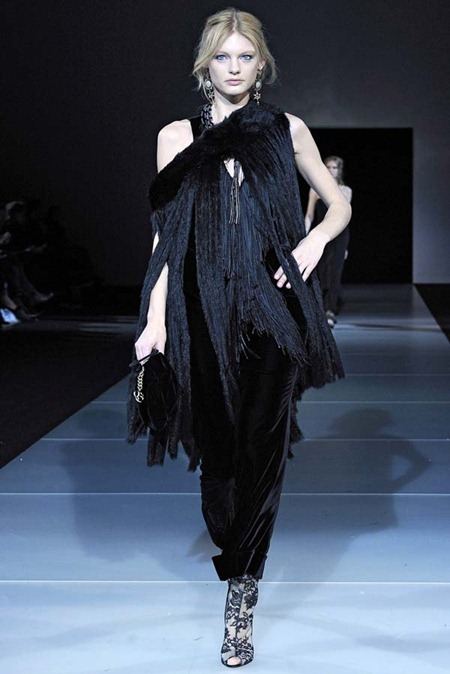 MILAN FASHION WEEK: GIORGIO ARMANI FALL 2011