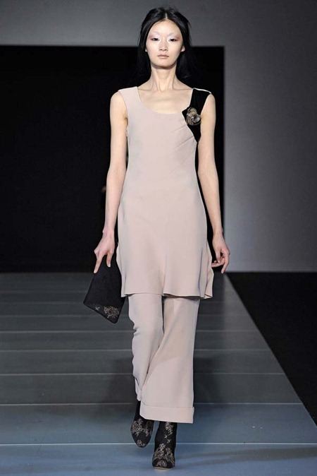 MILAN FASHION WEEK: GIORGIO ARMANI FALL 2011