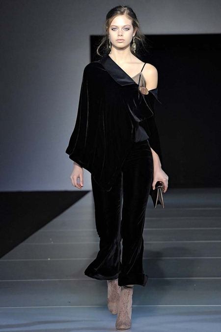 MILAN FASHION WEEK: GIORGIO ARMANI FALL 2011