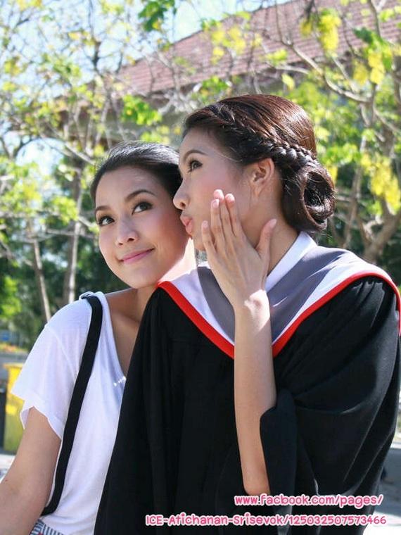 "ไอซ์ อธิชนันท์" เข้ารับพระราชทานปริญญาบัตร ณ มศว.