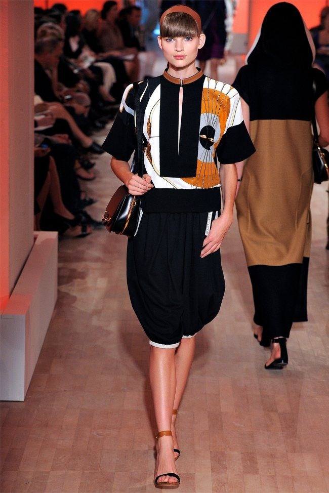 PARIS FASHION WEEK: HERM&Egrave;S SPRING 2012