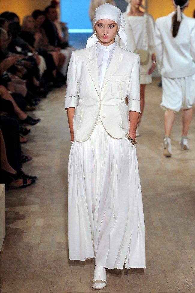PARIS FASHION WEEK: HERM&Egrave;S SPRING 2012