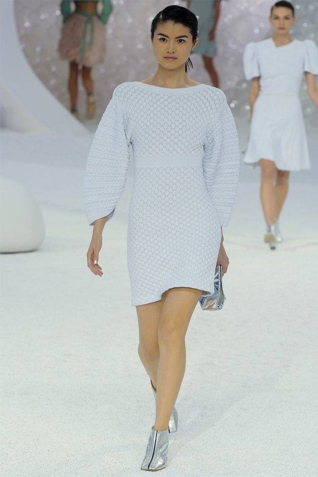 PARIS FASHION WEEK: CHANEL SPRING 2012