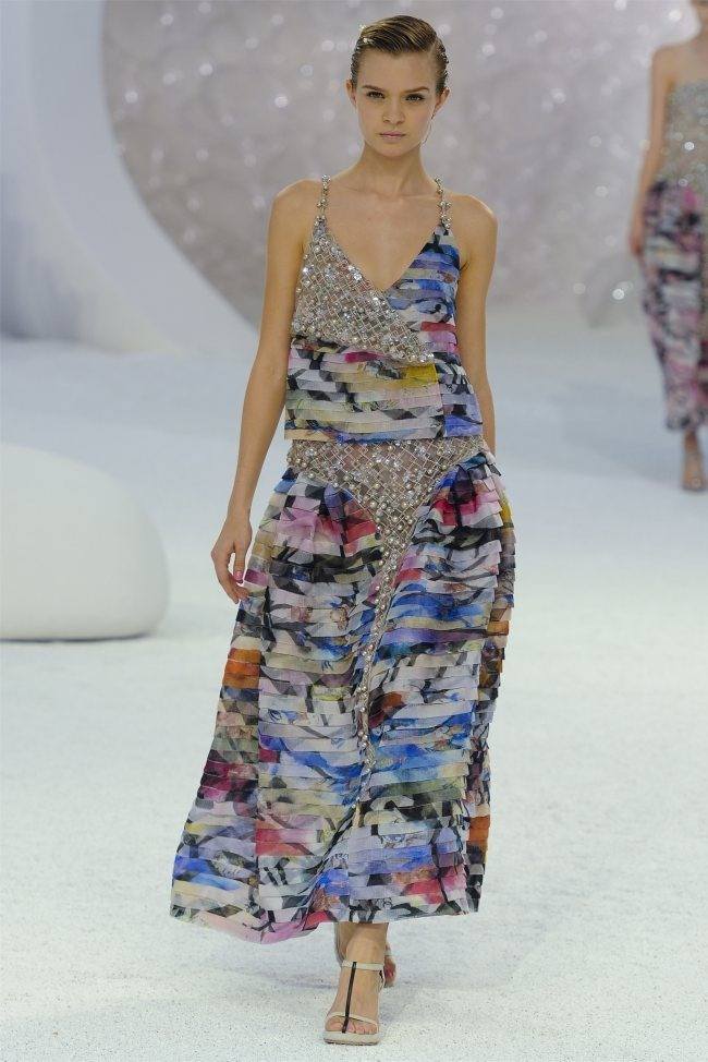 PARIS FASHION WEEK: CHANEL SPRING 2012
