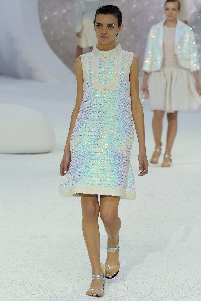 PARIS FASHION WEEK: CHANEL SPRING 2012