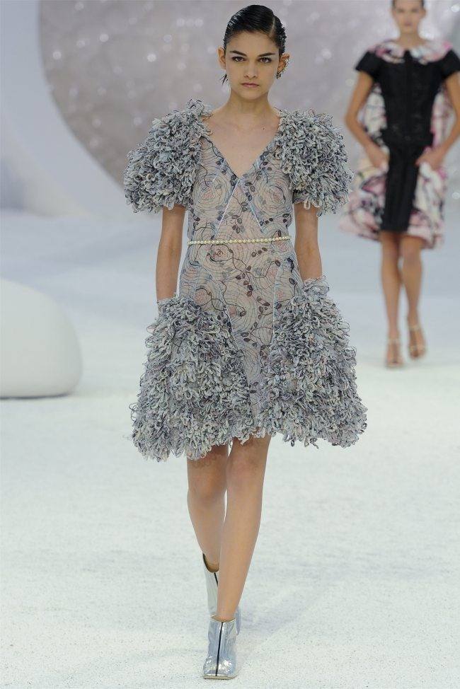 PARIS FASHION WEEK: CHANEL SPRING 2012