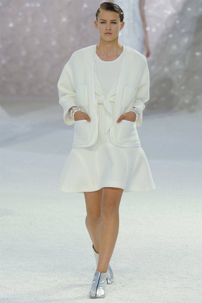 PARIS FASHION WEEK: CHANEL SPRING 2012
