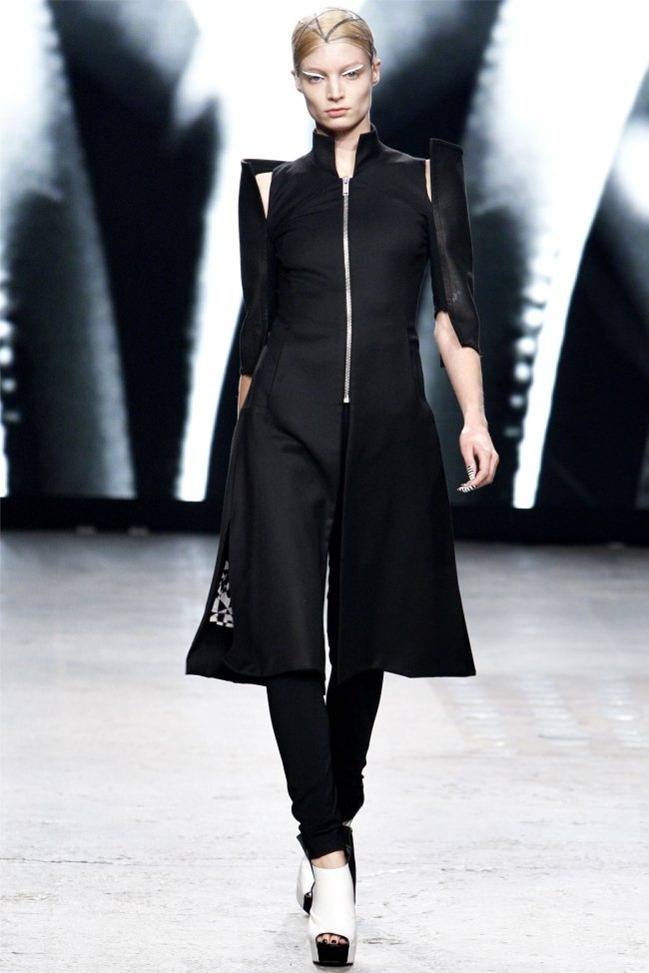 PARIS FASHION WEEK: GARETH PUGH SPRING 2012