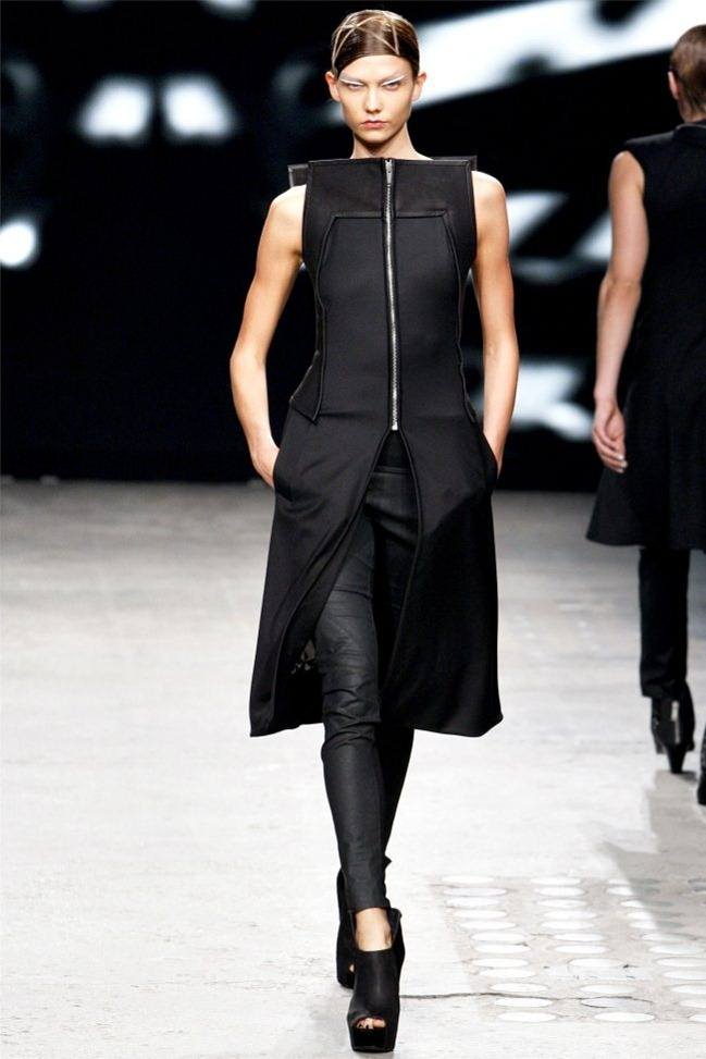 PARIS FASHION WEEK: GARETH PUGH SPRING 2012