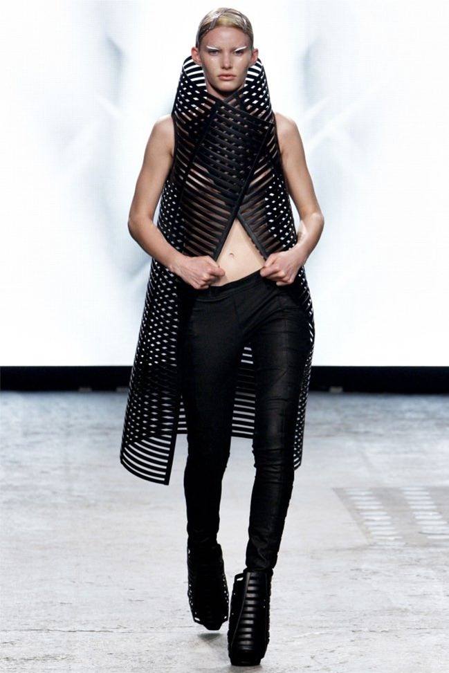 PARIS FASHION WEEK: GARETH PUGH SPRING 2012