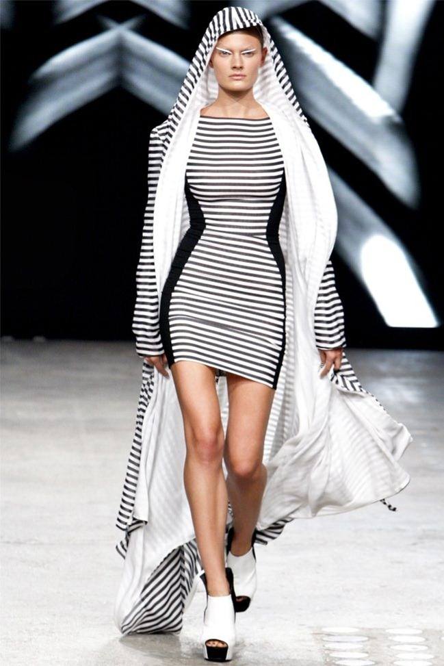 PARIS FASHION WEEK: GARETH PUGH SPRING 2012