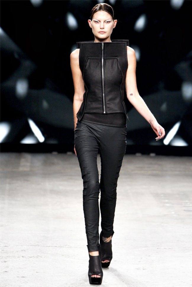 PARIS FASHION WEEK: GARETH PUGH SPRING 2012