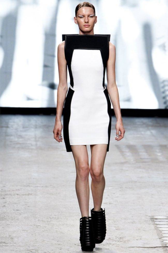 PARIS FASHION WEEK: GARETH PUGH SPRING 2012