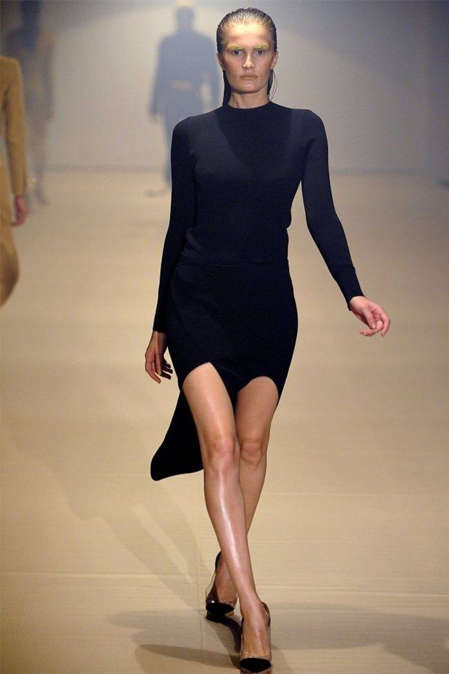 PARIS FASHION WEEK: THIERRY MUGLER SPRING 2012