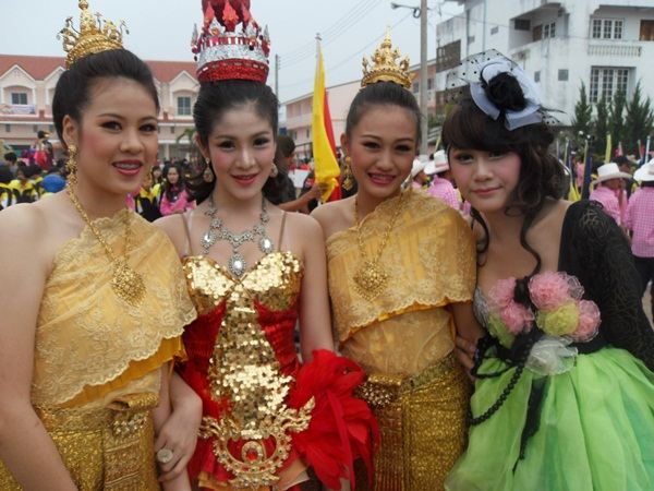กระเทยหน้าสวย