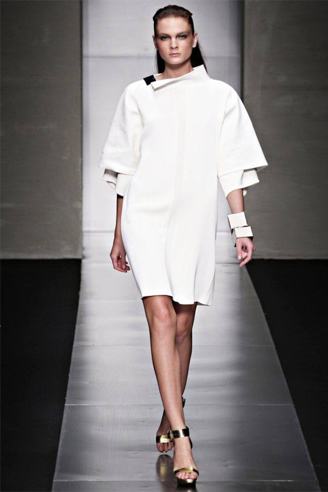 MILAN FASHION WEEK: GIANFRANCO FERR&Eacute; SPRING 2012