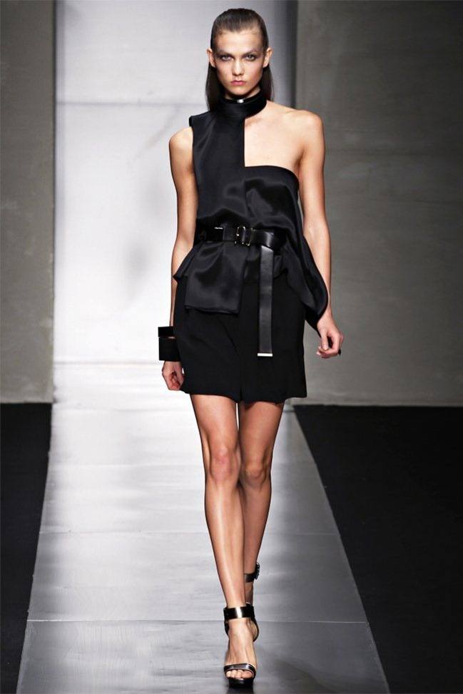 MILAN FASHION WEEK: GIANFRANCO FERR&Eacute; SPRING 2012