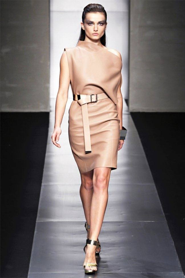 MILAN FASHION WEEK: GIANFRANCO FERR&Eacute; SPRING 2012
