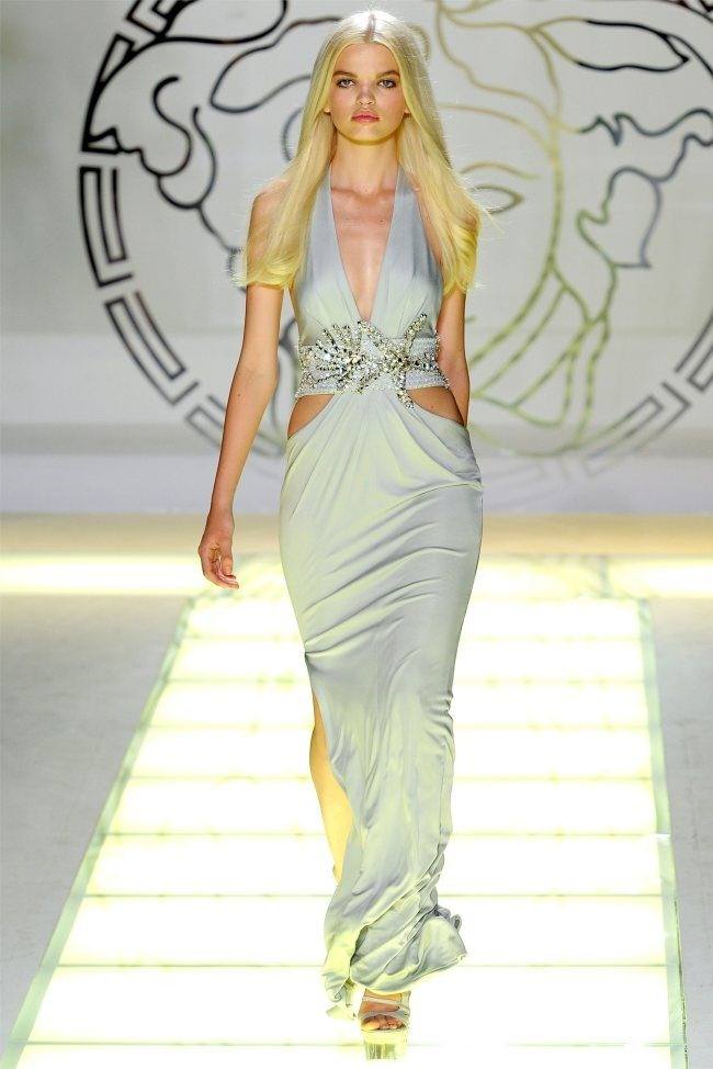 MILAN FASHION WEEK: VERSACE SPRING 2012