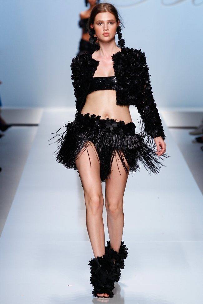 MILAN FASHION WEEK: BLUMARINE SPRING 2012